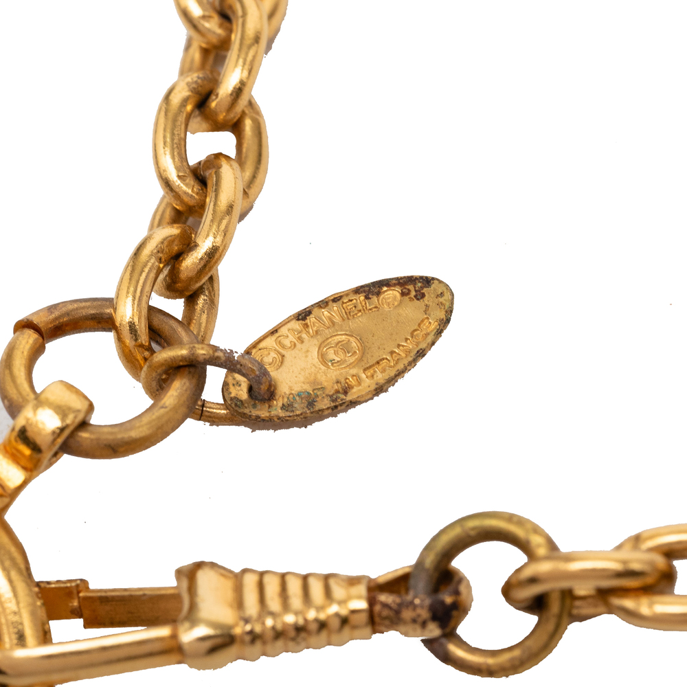 Pre-Loved Chanel Gold Plated 31 Rue Cambon Medallion Pendant Necklace - Picture 3 of 6